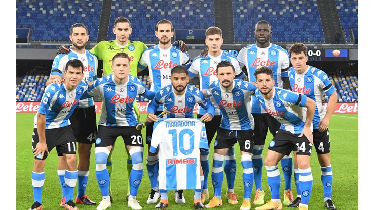 El día que Napoli homenajeó a Maradona con una camiseta celeste y blanca.
