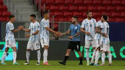 Triunfo frente a Uruguay y abrazo argentino.