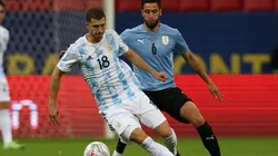 Estreno, gol y tarea cumplida: gran partido de Guido Rodríguez en el clásico rioplatense.