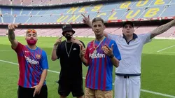 L-Gante posando con su equipo en el Camp Nou (Foto: lgante_keloke vía Instagram)