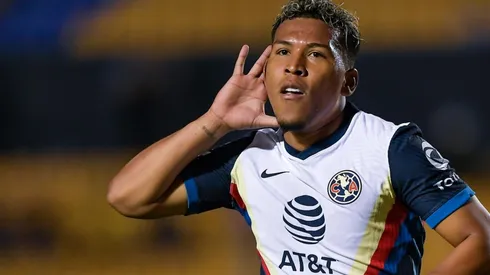 Roger Martínez, lejos de Boca.