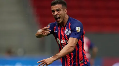 Franco Di Santo con la camiseta de San Lorenzo.