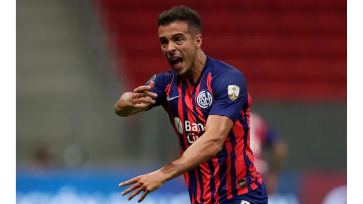 Franco Di Santo con la camiseta de San Lorenzo.