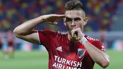 Rafael Borré tiene un pie afuera de River.