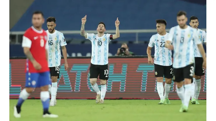 No nos quedan adjetivos: Messi clavó un golazo de tiro libre ante Chile