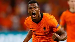 El festejo de Denzel Dumfries para el 3-2 definitivo.