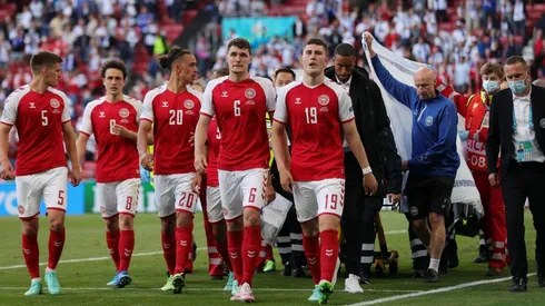 El momento en que retiraban a Eriksen del campo.