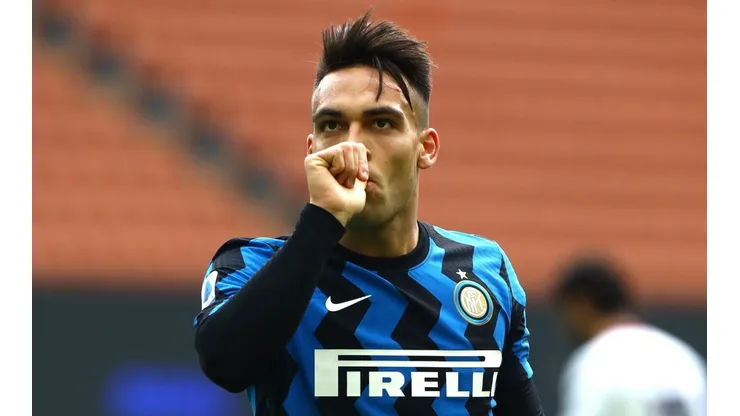 Lautaro Martínez festejando un gol en Inter.