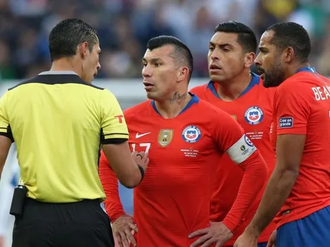 Galdames le preguntó a Medel si se va a jugar a Boca y todos terminaron a las risas