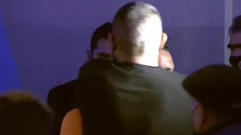 El abrazo entre Juan Román Riquelme y Carlos Tevez.