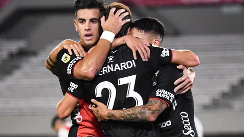Colón festejando un gol ante River, uno de los pocos partidos que el Sabalero perdió (Fuente: Getty Images)