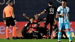 El festejo de los jugadores de Colón.