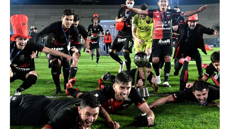 Colón de Santa Fe es el nuevo campeón del fútbol argentina y estalló el debate sobre la condición del torneo (Fuente: Getty Images)