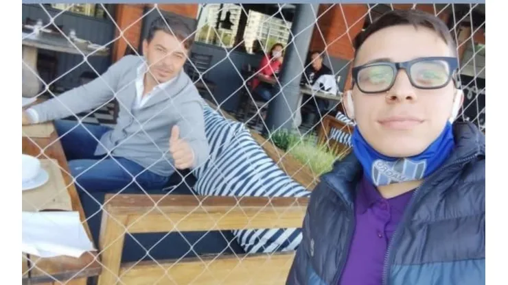 Tiene tatuado a Gallardo, se lo cruzó en la calle y metió la foto de su vida