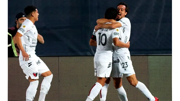El festejo de los jugadores de Colón.