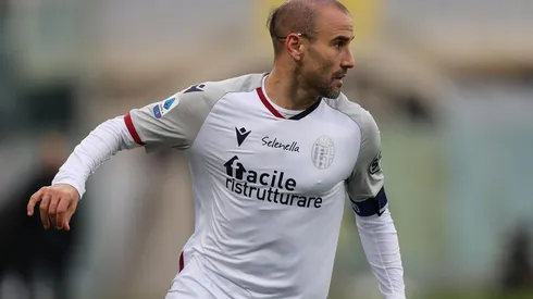 Rodrigo Palacio durante un partido de Bologna.
