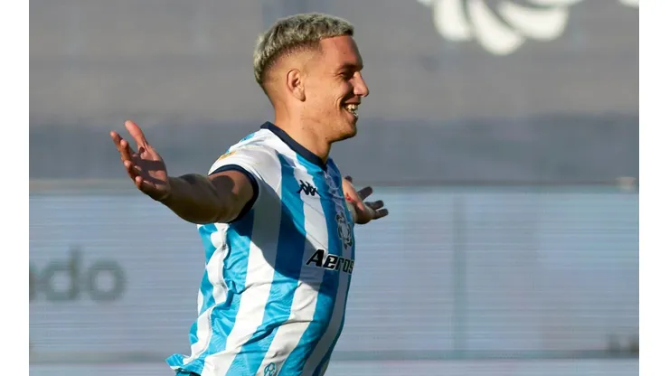 Enzo Copetti festejando su tanto.