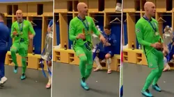 El baile de Wilfredo Caballero en el vestuario.