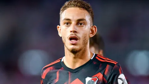 Nahuel Gallardo con la camiseta de River.