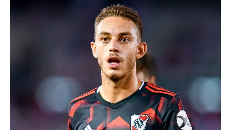 Nahuel Gallardo con la camiseta de River.