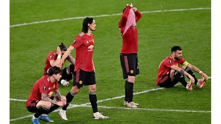 La frustración de los jugadores del United post derrota. Cavani, de pie
