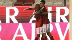 De La Cruz le respondió en dos minutos a todos los que le pegan a Carrascal