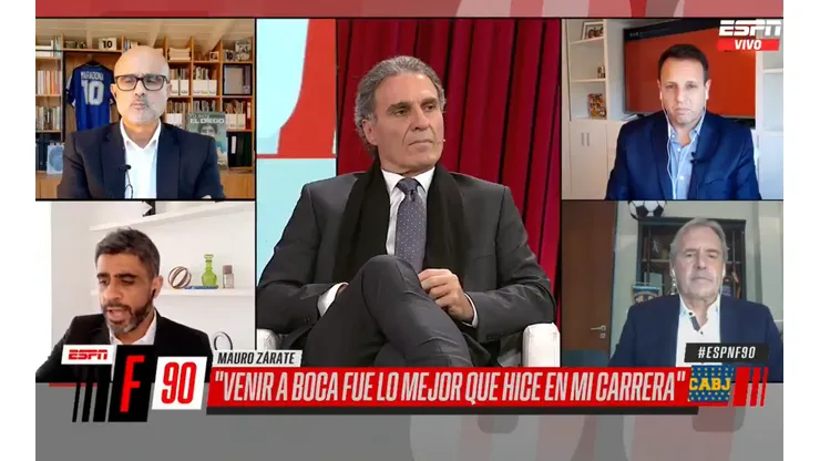 Bulos leyendo el mensaje de Zárate al aire.