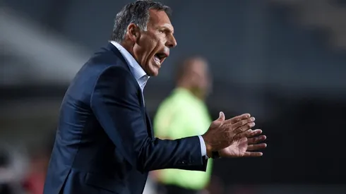 Miguel Ángel Russo planifica la alineación titular.