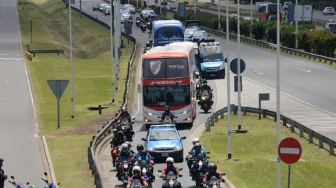 El chofer del micro de River está grave tras contagiarse COVID-19