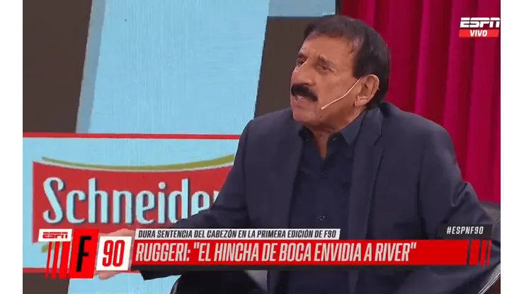 Roberto Leto, en llamas.