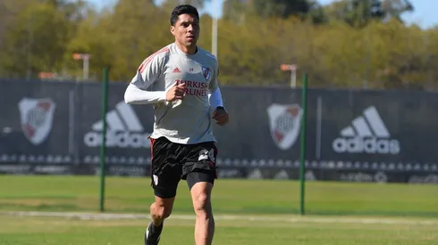 Enzo Pérez se puso los guantes y fue el arquero de River en la práctica