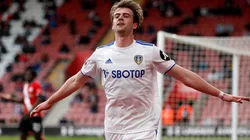 Patrick Bamford festejando el 1-0 parcial.