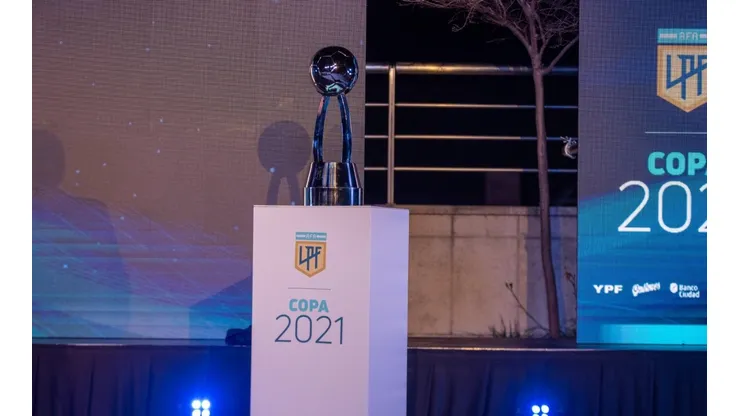 El trofeo de la Copa de la Liga Profesional de Fútbol, ¿quién lo ganará? (Foto: Liga Profesional de Fútbol).