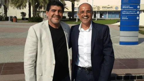 Daniel Arcucci junto a Diego Maradona.