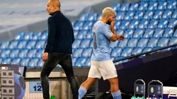 Pep Guardiola y Sergio Agüero durante un encuentro de la Champions.