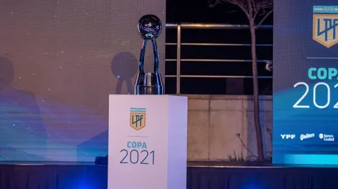 El trofeo de la Copa de la Liga Profesional de Fútbol, ¿Quién lo ganará? (Foto: Liga Profesional de Fútbol).