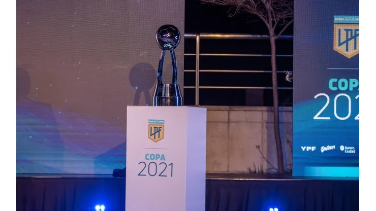 El trofeo de la Copa de la Liga Profesional de Fútbol, ¿Quién lo ganará? (Foto: Liga Profesional de Fútbol).