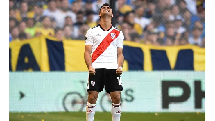 Pity Martínez festejando un gol en la Bombonera.