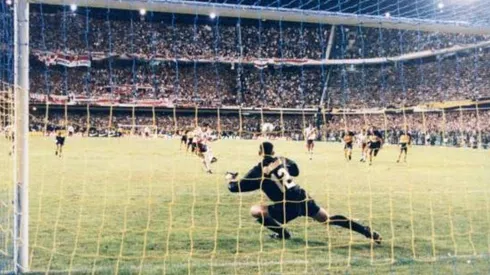 River ejecutando un penal en la Bombonera. (Foto: Getty).