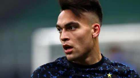 Lautaro Martínez en un calentamiento con Inter de Milan.