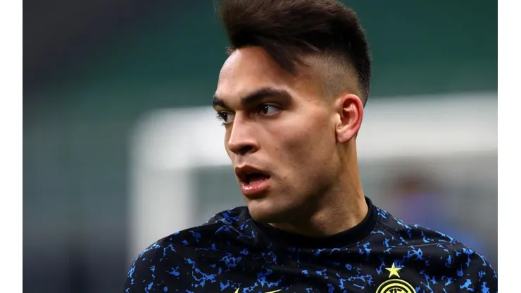 Lautaro Martínez en un calentamiento con Inter de Milan.