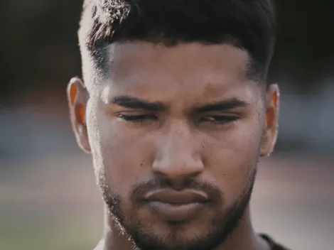 La historia de Alexis Salinas, la promesa de Arsenal que volvió a ver gracias a Los Murciélagos