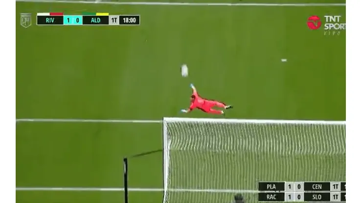 Travesaño y después volada épica de Armani: River se salvó del empate de Aldosivi