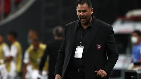 Renunció Dabove en San Lorenzo: "Le pido disculpas a los hinchas"