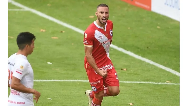 El festejo de Emanuel Herrera para el 2-0.