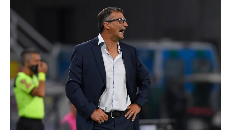 Juan Antonio Pizzi en Racing, su último paso por el fútbol argentino.