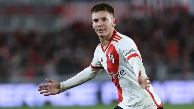 Franco Mastantuono festejando un gol en River.