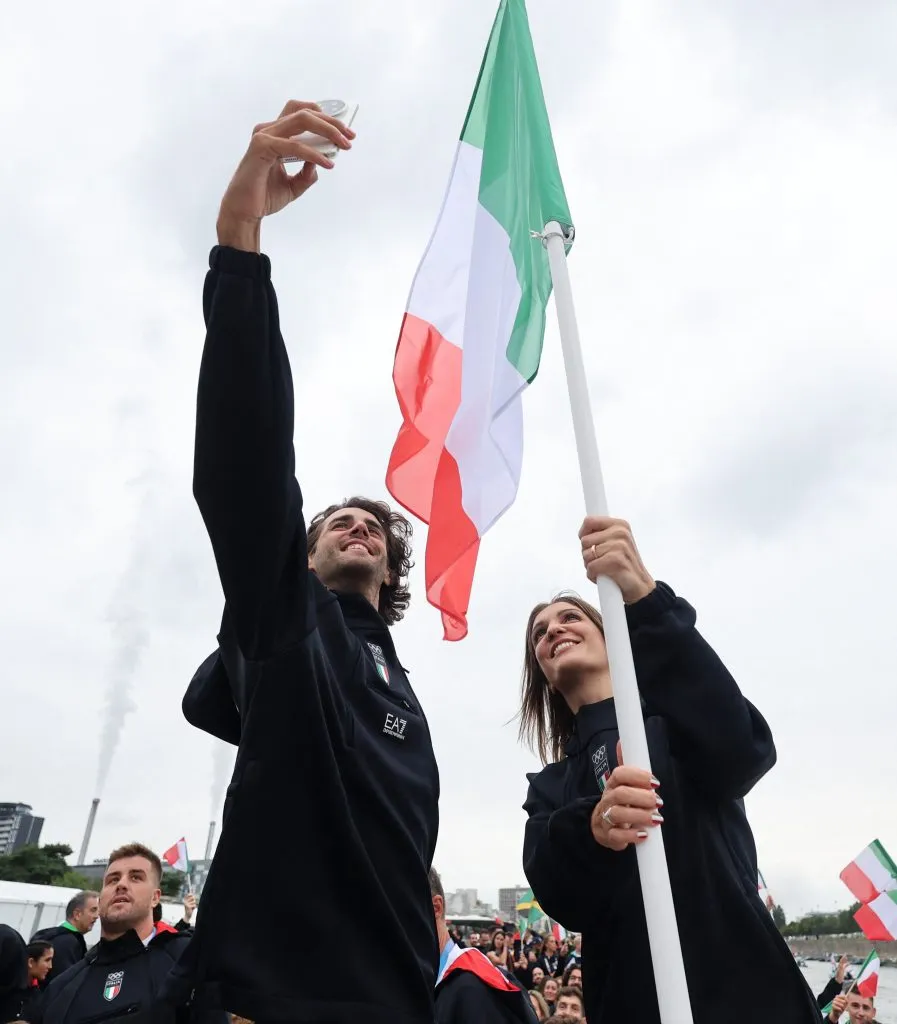 Gianmarco Tamberi y Arianna Errigo encabezaron la delegación italaiana en los la aprtura de París 2024. (Foto: Getty).