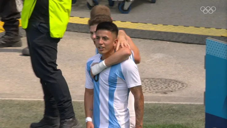 El festejo de Almada por el 1-0 de Argentina.
