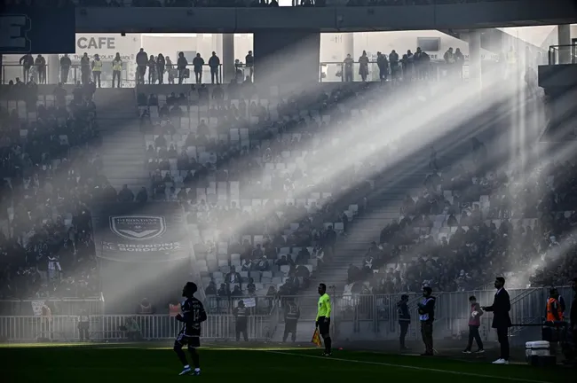 Burdeos deberá refundarse